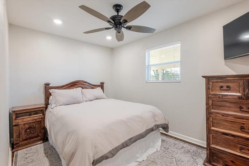 713 SE 16th Street, Mineral Wells TX 76067 - Photo 9