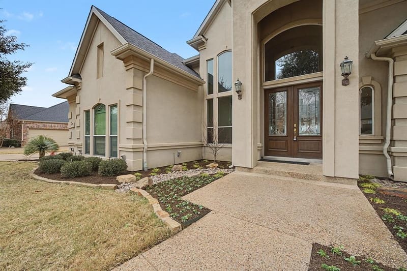 5104 N Meadow Ridge Circle, McKinney TX 75072 - Photo 2