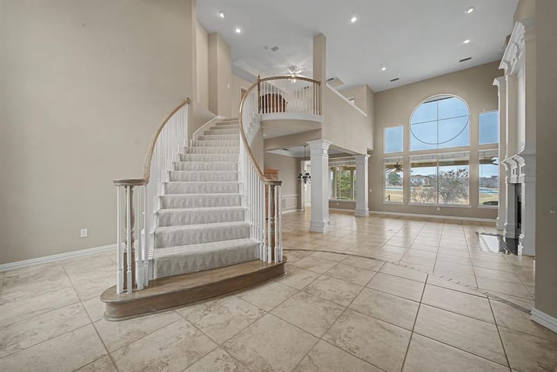 5104 N Meadow Ridge Circle, McKinney TX 75072 - Photo 4