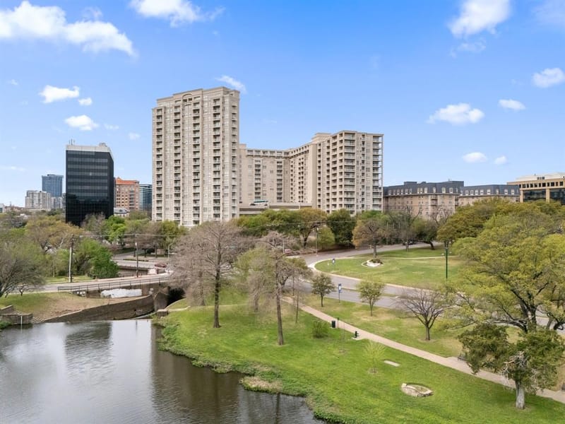 3225 Turtle Creek Boulevard # 1420, Dallas TX 75219 - Photo 38