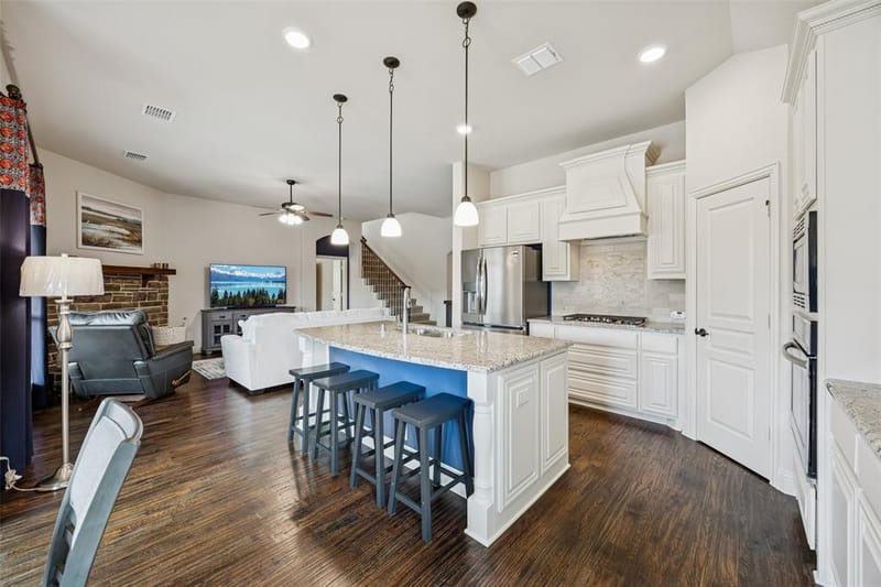 203 Oakcrest Drive, Justin TX 76247 - Photo 9