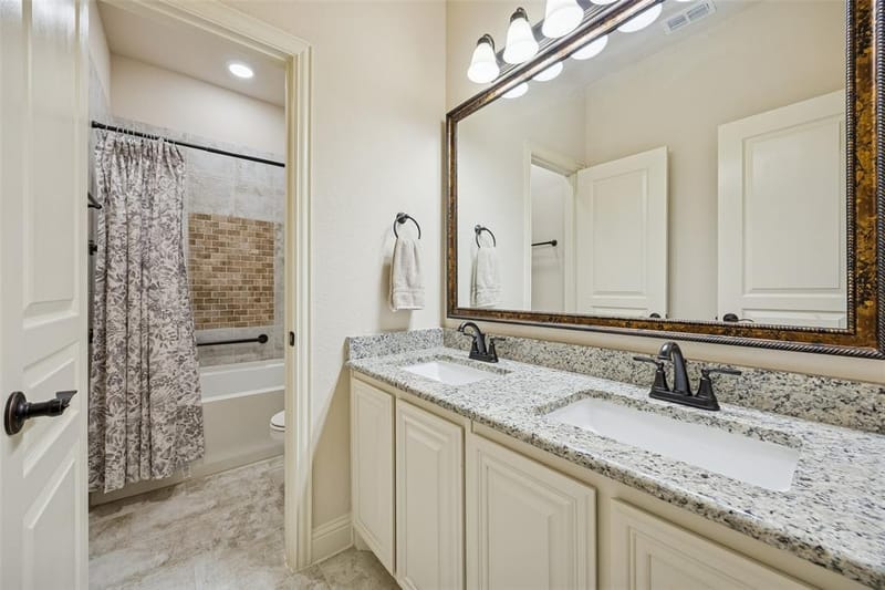 203 Oakcrest Drive, Justin TX 76247 - Photo 30