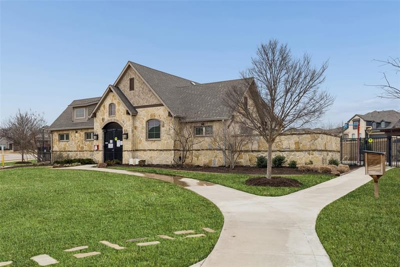203 Oakcrest Drive, Justin TX 76247 - Photo 37