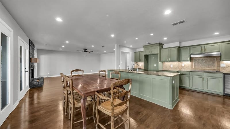 1004 W Lake Drive, Weatherford TX 76087 - Photo 13