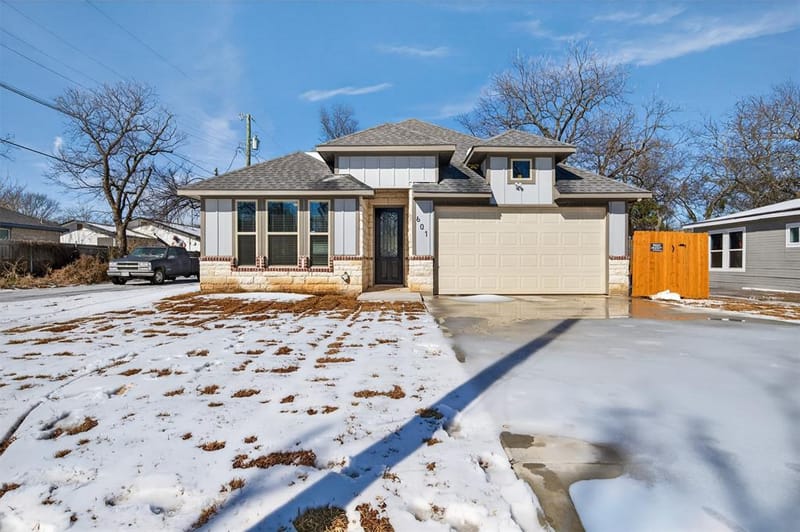 601 E Willingham Street, Cleburne TX 76031