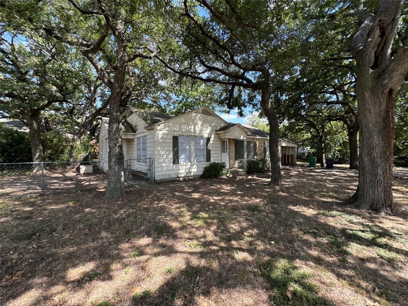 800 Audra Lane, Denton TX 76209 - Photo 3