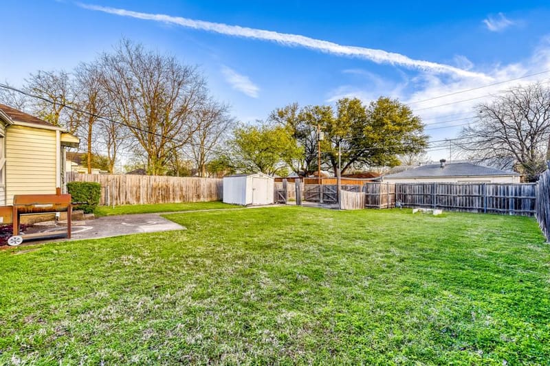 5833 E Mockingbird Lane, Dallas TX 75206 - Photo 23