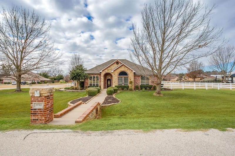 3712 Vista North Drive, Burleson TX 76028 - Photo 2