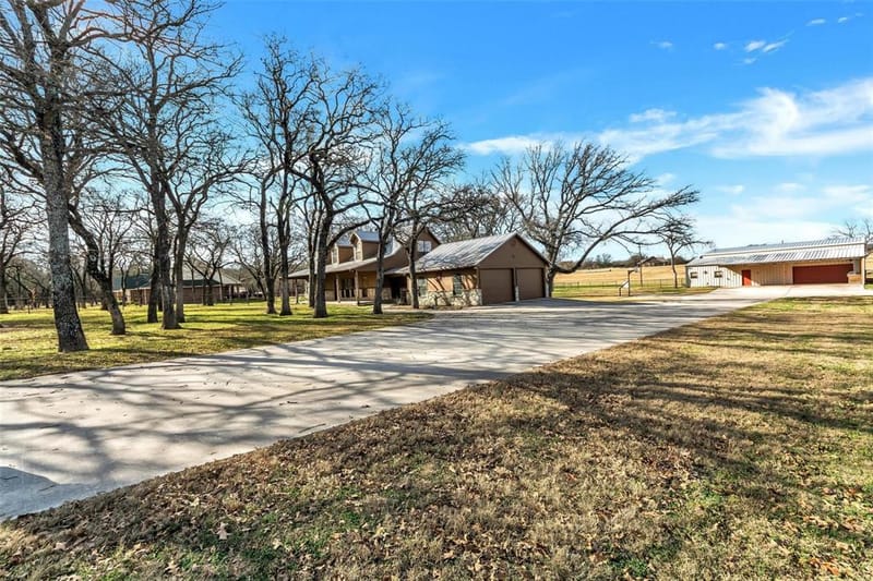 131 County Road 4680, Boyd TX 76023 - Photo 2