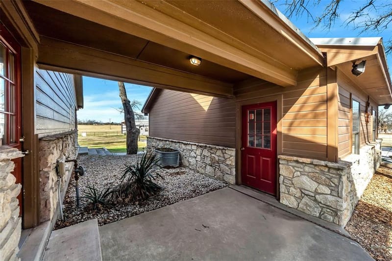 131 County Road 4680, Boyd TX 76023 - Photo 6
