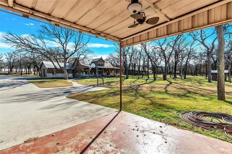 131 County Road 4680, Boyd TX 76023 - Photo 31