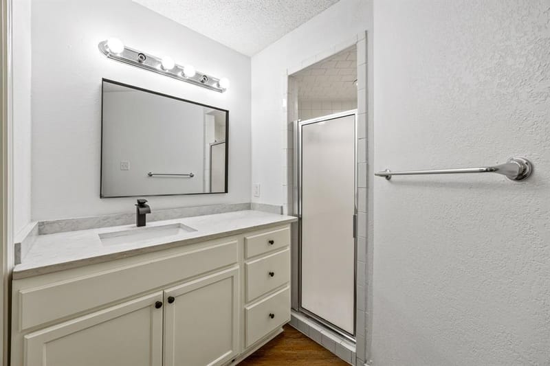 2713 Harvest Lake Drive, Irving TX 75060 - Photo 5