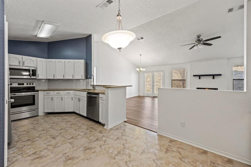 2713 Harvest Lake Drive, Irving TX 75060 - Photo 10