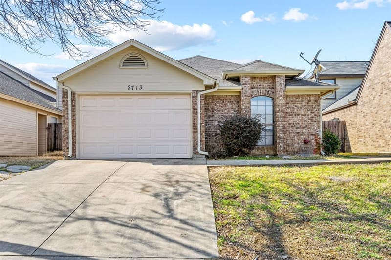 2713 Harvest Lake Drive, Irving TX 75060 - Photo 4