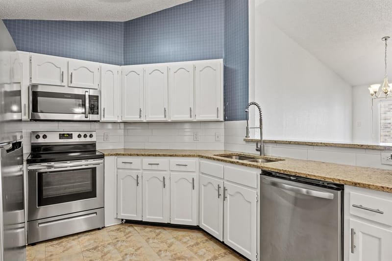 2713 Harvest Lake Drive, Irving TX 75060 - Photo 8