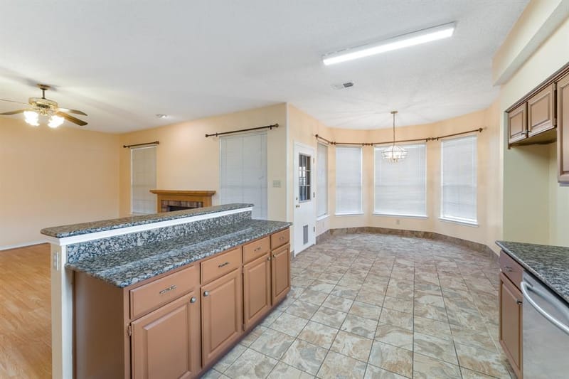 4303 Solitude Court, Arlington TX 76017 - Photo 9