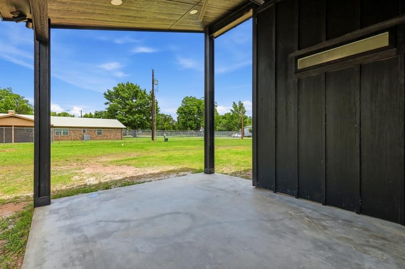 314 W Cobb Street, Bridgeport TX 76426 - Photo 31