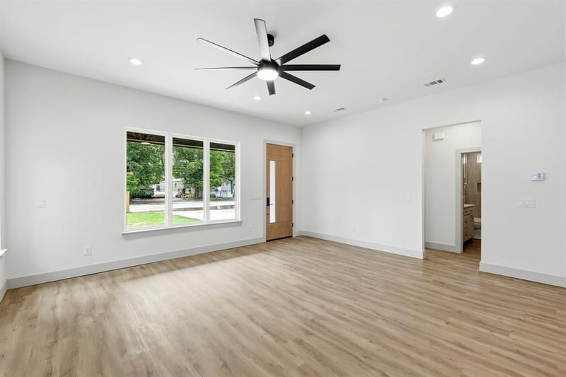 314 W Cobb Street, Bridgeport TX 76426 - Photo 8