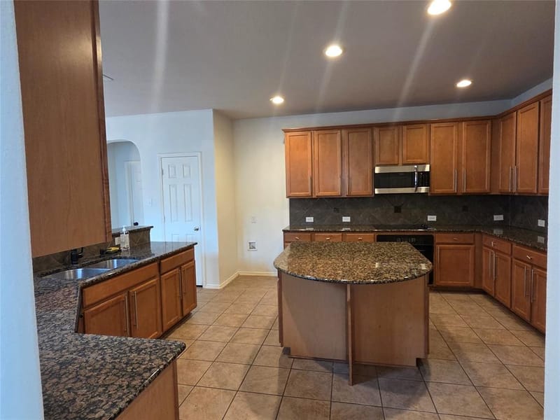 662 OAK CREEK Drive, Cedar Hill TX 75104 - Photo 8