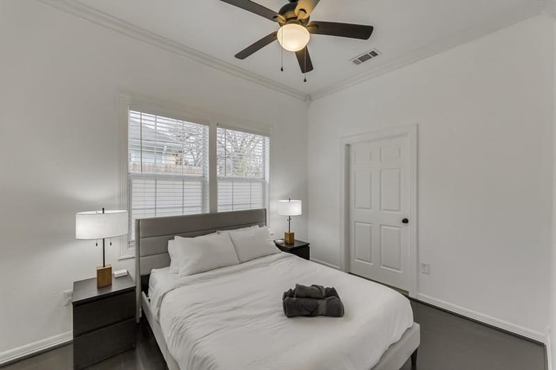 909 Elsbeth Street, Dallas TX 75208 - Photo 25