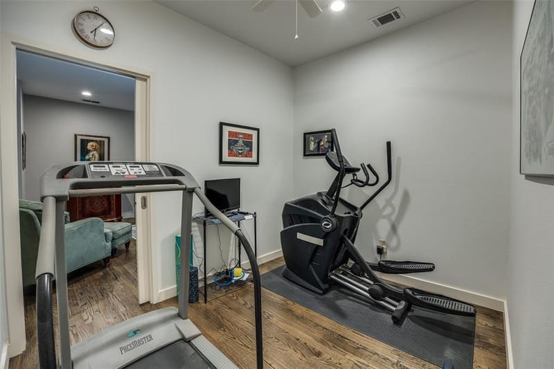 2111 Albany Street, Dallas TX 75201 - Photo 24