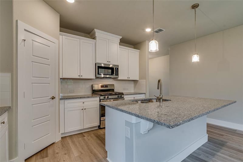 602 Kyle Drive, Tioga TX 76271 - Photo 10