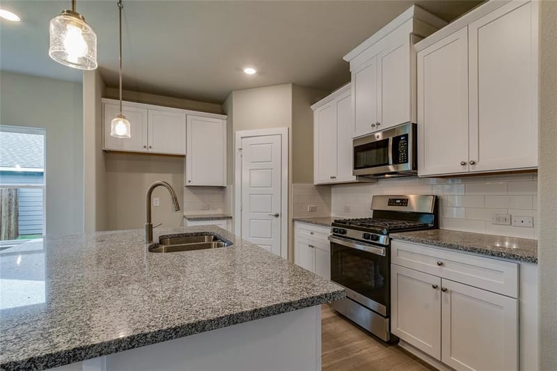 602 Kyle Drive, Tioga TX 76271 - Photo 8