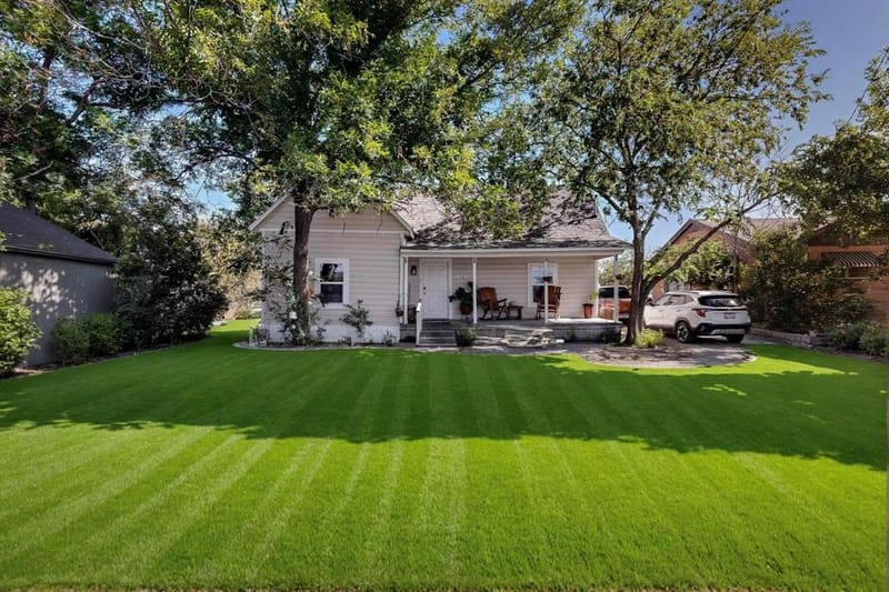 504 Jefferson Street, Hillsboro TX 76645 - Photo 2