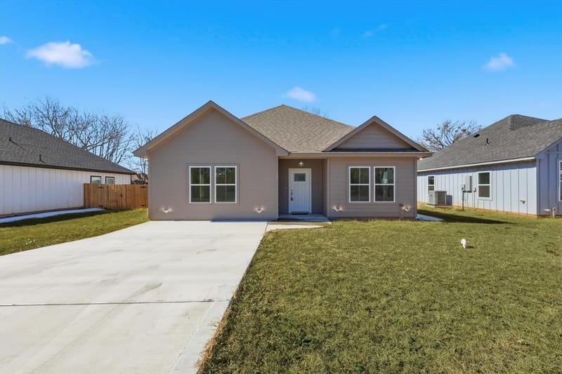 709 3rd Street, Bridgeport TX 76426