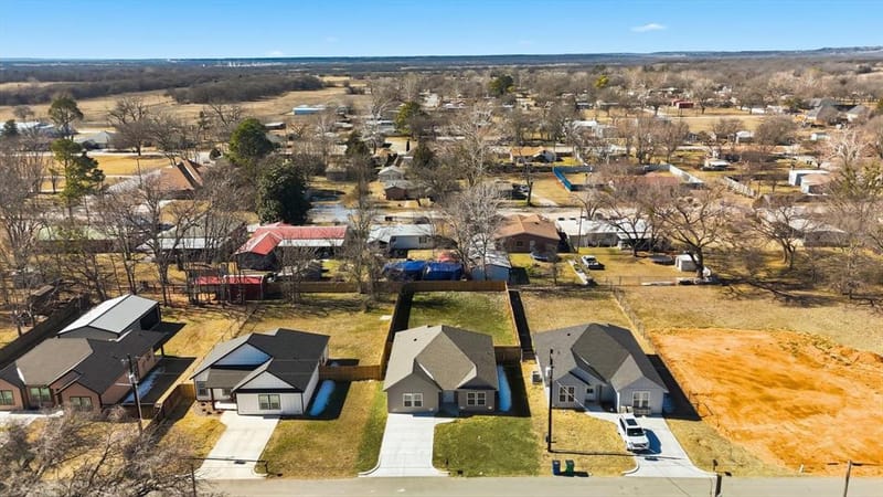 709 3rd Street, Bridgeport TX 76426 - Photo 37