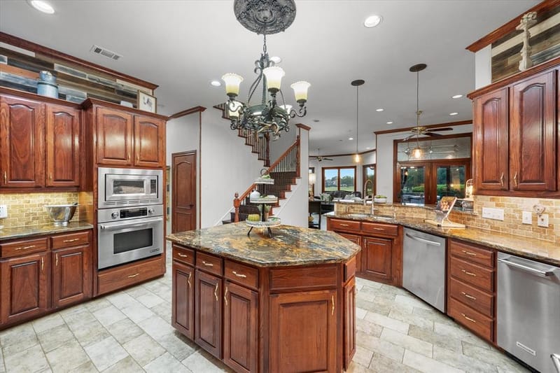 719 Morningside Drive, Mansfield TX 76063 - Photo 14
