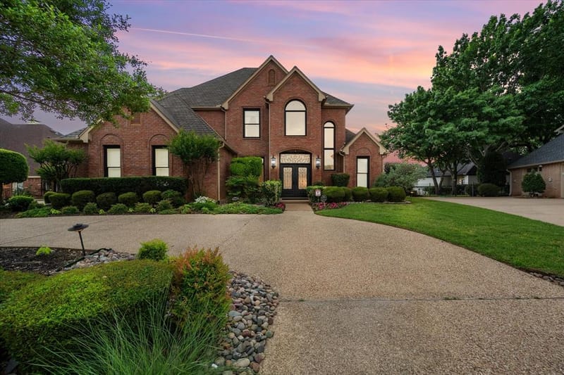 719 Morningside Drive, Mansfield TX 76063 - Photo 4