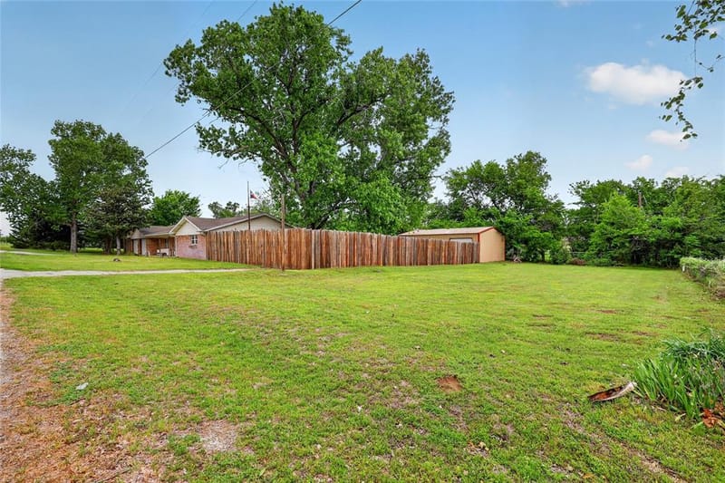 702 El Camino Real, Chico TX 76431 - Photo 2