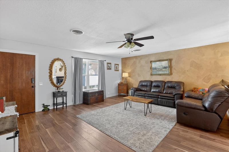 702 El Camino Real, Chico TX 76431 - Photo 7