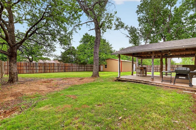 702 El Camino Real, Chico TX 76431 - Photo 32