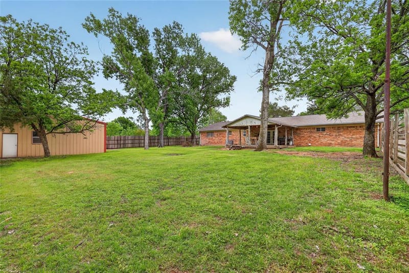 702 El Camino Real, Chico TX 76431 - Photo 34