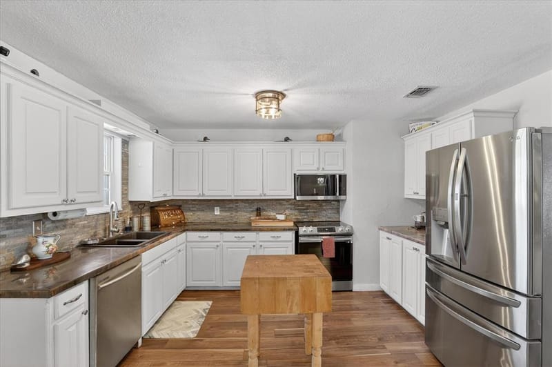 702 El Camino Real, Chico TX 76431 - Photo 14