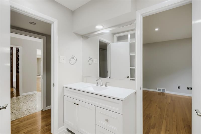 6606 Stonebrook Circle, Dallas TX 75240 - Photo 20