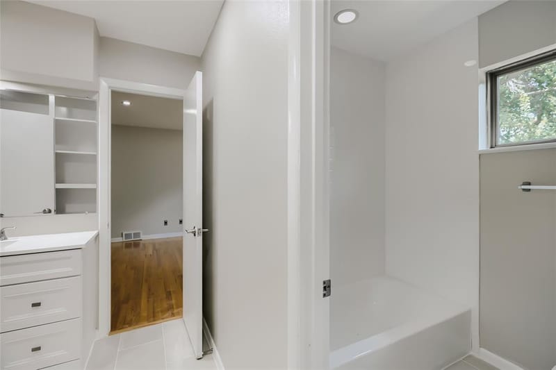 6606 Stonebrook Circle, Dallas TX 75240 - Photo 21