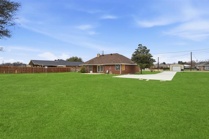 3917 Country Meadows Circle, Granbury TX 76049 - Photo 13
