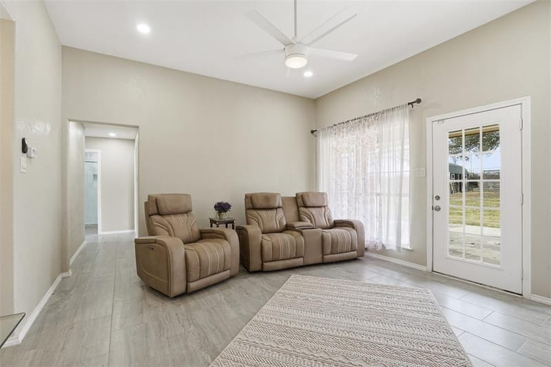 3917 Country Meadows Circle, Granbury TX 76049 - Photo 5