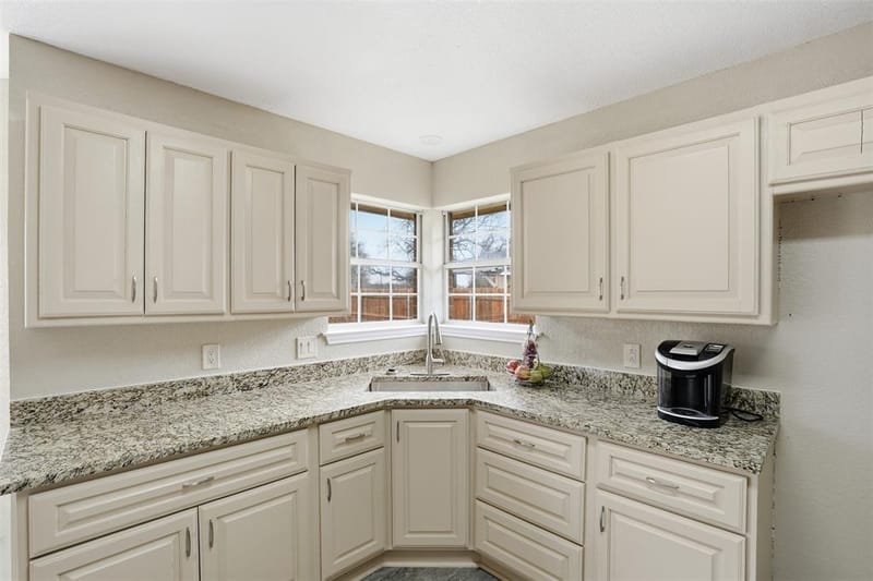 3917 Country Meadows Circle, Granbury TX 76049 - Photo 8