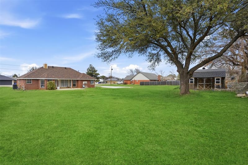 3917 Country Meadows Circle, Granbury TX 76049 - Photo 21