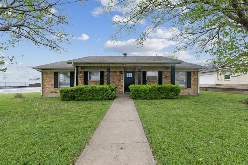 805 La Salle Drive, Sherman TX 75090