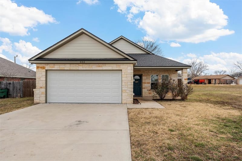 502 David Davis Drive, McGregor TX 76657
