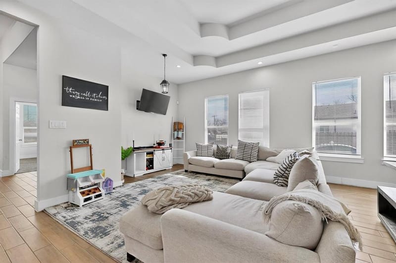 2015 Volga Avenue, Dallas TX 75216 - Photo 2