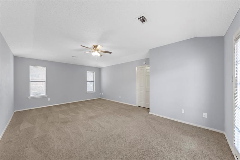 2827 Cross Timbers Drive, Irving TX 75060 - Photo 10