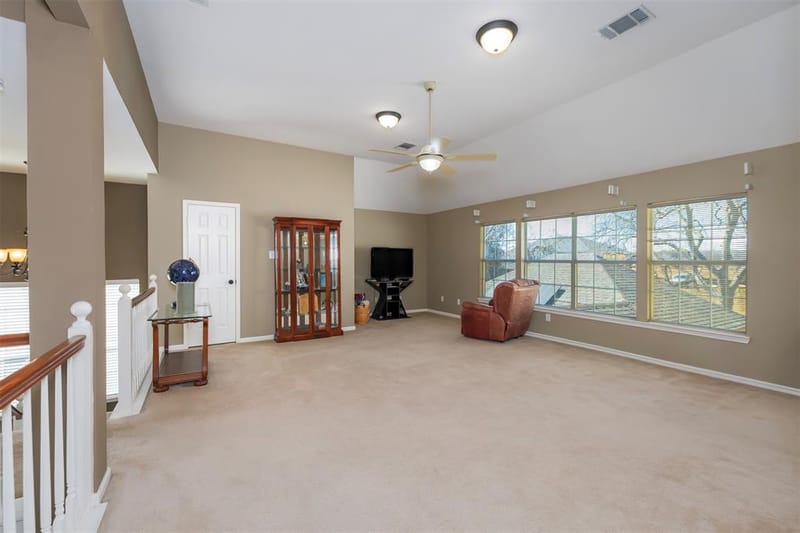 8525 Castle Creek Road, North Richland Hills TX 76182 - Photo 17
