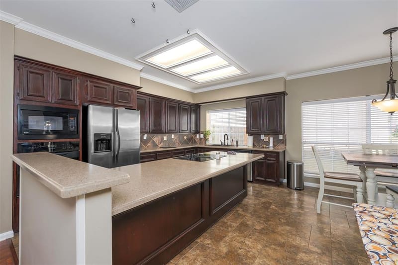 8525 Castle Creek Road, North Richland Hills TX 76182 - Photo 10