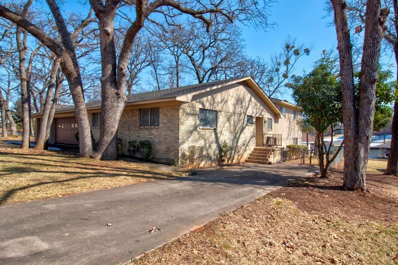 207 Kiowa Drive W, Lake Kiowa TX 76240 - Photo 3